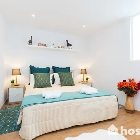 Host Wise - Colorful Fresh Flats - Batalha Apartment Porto Exterior photo