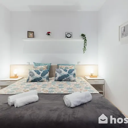 Host Wise - Colorful Fresh Flats - Batalha Apartment Porto Exterior photo
