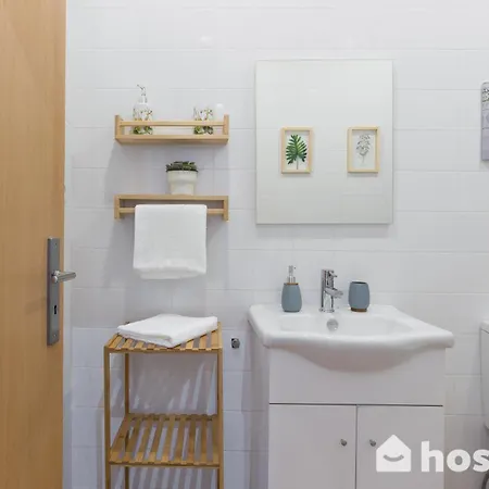 Host Wise - Colorful Fresh Flats - Batalha Apartment Porto Exterior photo
