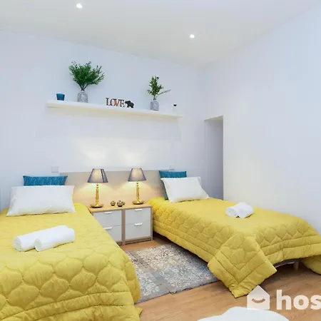 Host Wise - Colorful Fresh Flats - Batalha Apartment Porto Exterior photo