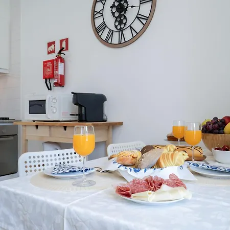 Host Wise - Colorful Fresh Flats - Batalha Apartment Porto Exterior photo