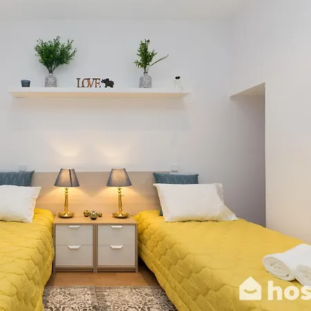 Host Wise - Colorful Fresh Flats - Batalha Apartment Porto Room photo