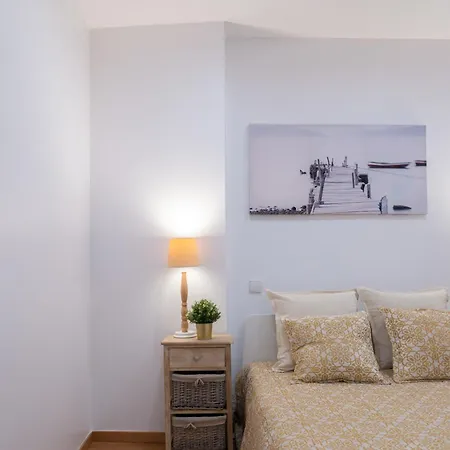 Host Wise - Colorful Fresh Flats - Batalha Apartment Porto Room photo