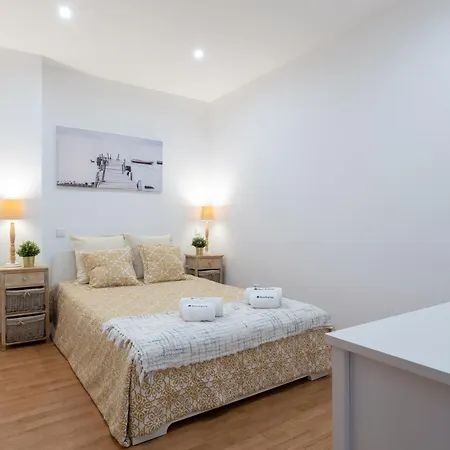 Host Wise - Colorful Fresh Flats - Batalha Apartment Porto Room photo