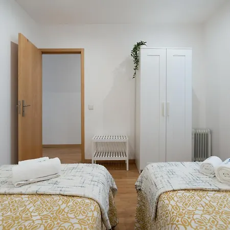 Host Wise - Colorful Fresh Flats - Batalha Apartment Porto Room photo