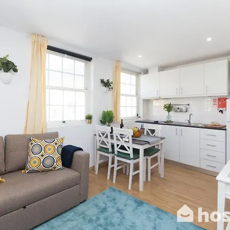 Host Wise - Colorful Fresh Flats - Batalha Apartment Porto Room photo