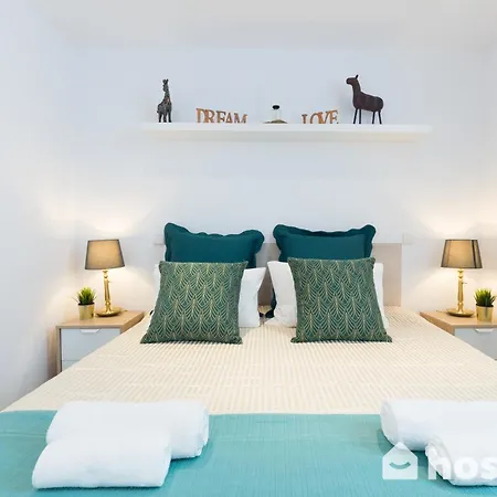 Host Wise - Colorful Fresh Flats - Batalha Apartment Porto Room photo